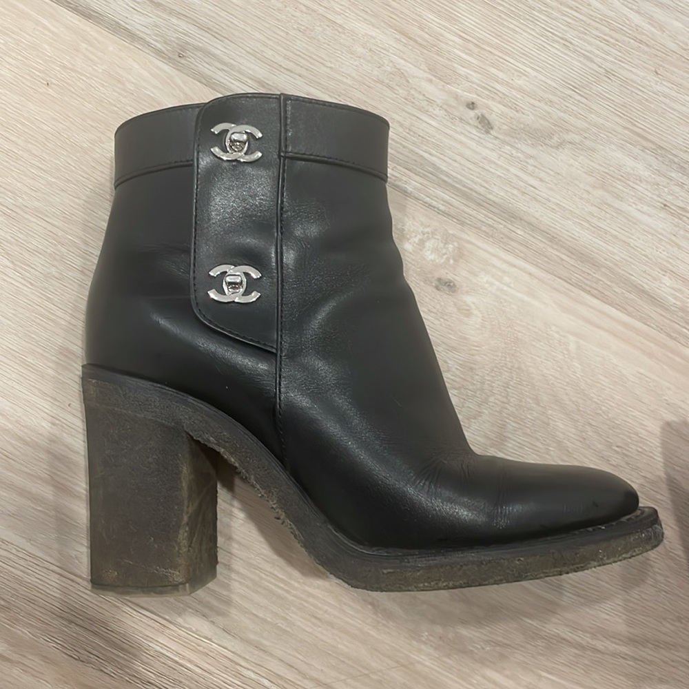Chanel ankle booties - Picture 2 of 7